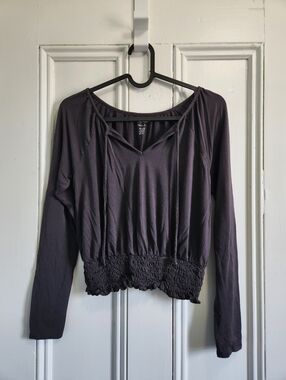 American Eagle Black Long Sleeve V-Neck Shirred Waist Top - Size XS